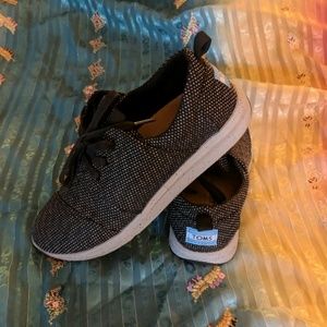 Toms sneakers